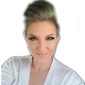 Meet your Posher, Carissa